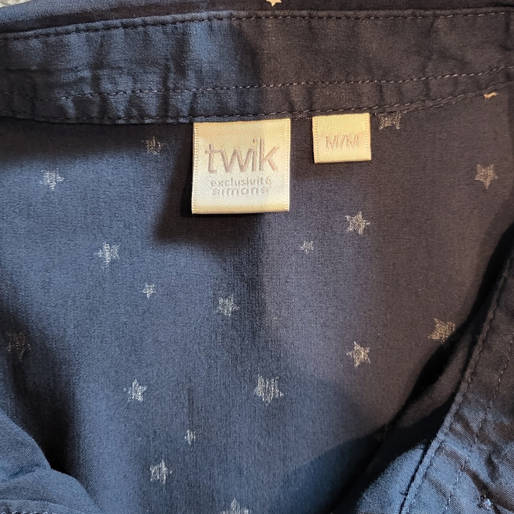 Sleeveless button up - Picture 5 of 7